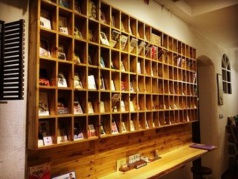 厦门曾厝垵悠然山庄客栈搞活动啦——旧书换宿