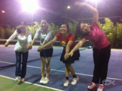 周末软件园一起学网球，学网球。。。