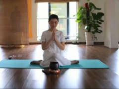 瑜伽免费课，敢坚持你就来。