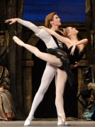 俄罗斯经典芭蕾舞剧《天鹅湖》