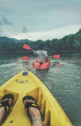 【贪玩基地】皮划艇初体验X岸上人太多，我只想到水里躲一躲